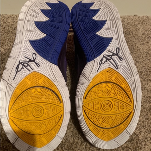 New! Kyrie 6 - Picture 5 of 5